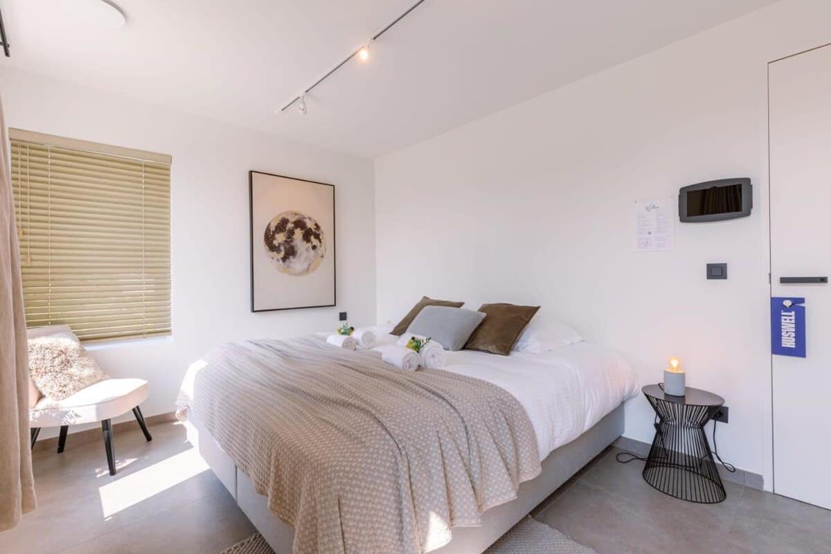 Huswell - Lord - Charming Double Room At Ranch "De Blauwe Zaal" Bruges Exterior foto